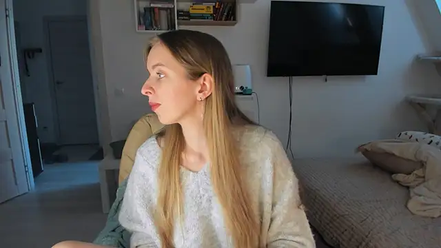 Snapshot of violet_blue_eyes chatting on October 8, 2025, 7:21 am violet blue eyes online show from October 8, 2025, 7:21 am