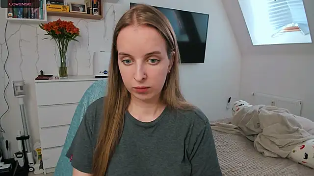 violet blue eyes online show from April 9, 2026, 1:17 pm