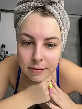 Snapshot of Livewithlucy chatting on March 17, 2025, 9:01 am Livewithlucy online show from March 17, 2025, 9:01 am