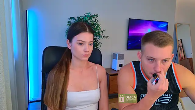 Snapshot of Jony_and_Jessica chatting on June 23, 2026, 4:32 am Jony and Jessica online show from June 23, 2026, 4:32 am