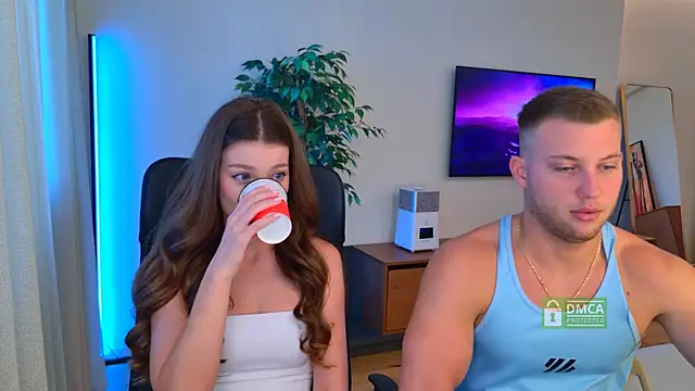Snapshot of Jony_and_Jessica chatting on June 17, 2026, 4:45 am Jony and Jessica online show from June 17, 2026, 4:45 am