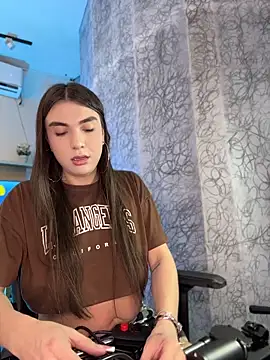 saracaball  online show from May 27, 2026, 7:38 am