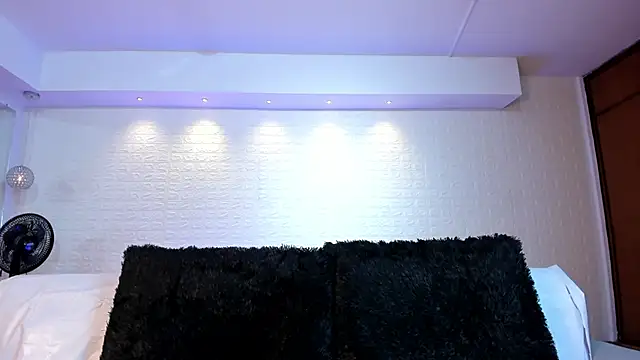 violet scott online show from September 27, 2025, 10:43 am