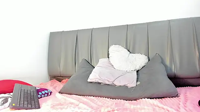 Snapshot of Cherllynn chatting on February 6, 2025, 4:36 pm Cherllynn online show from February 6, 2025, 4:36 pm
