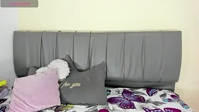 Cherllynn online show from November 20, 2025, 3:12 pm