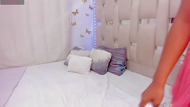 BrianaRichardson1414 online show from December 5, 2025, 6:28 pm