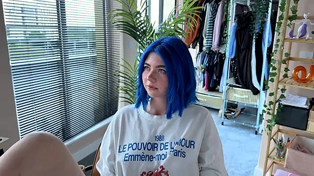  vixenp online show from September 18, 2025, 4:54 pm