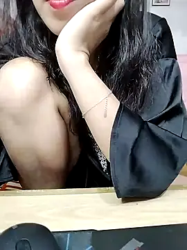 Snapshot of cream1299 chatting on November 12, 2025, 1:15 pm cream1299 online show from November 12, 2025, 1:15 pm