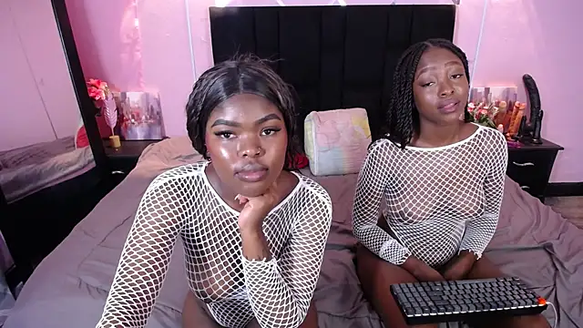 Snapshot of Nicole_Colette_ chatting on September 12, 2025, 4:07 pm Nicole Colette online show from September 12, 2025, 4:07 pm