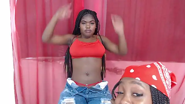 Snapshot of Nicole_Colette_ chatting on March 19, 2025, 6:23 pm Nicole Colette online show from March 19, 2025, 6:23 pm