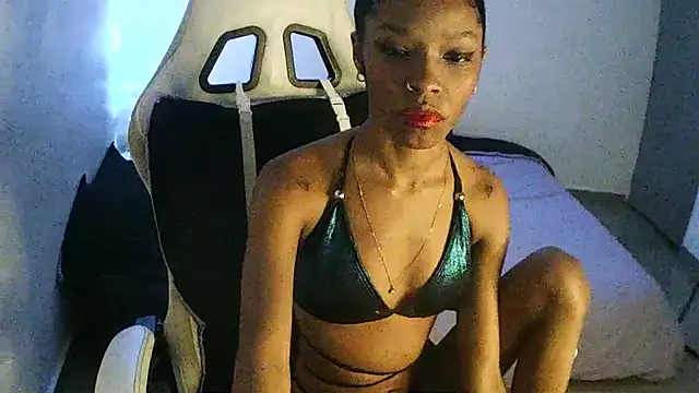 Crystal florez24 online show from September 18, 2025, 4:04 am