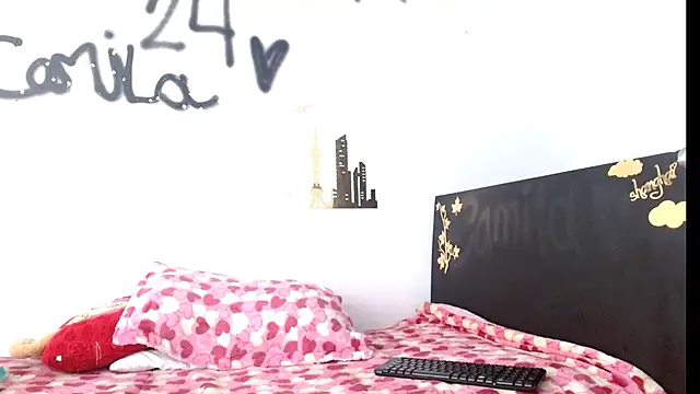 camilavagina24 online show from October 12, 2025, 4:08 pm