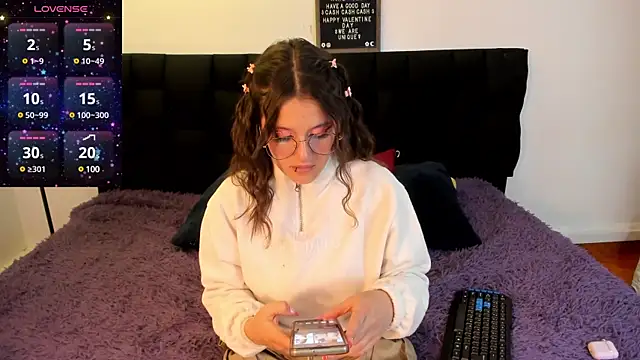 Snapshot of Elecktra_sweet chatting on March 21, 2025, 8:18 pm Elecktra sweet online show from March 21, 2025, 8:18 pm