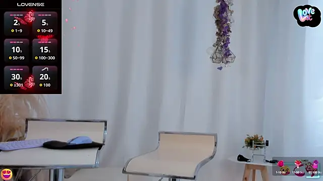 Helena-Fits online show from October 12, 2025, 7:37 pm