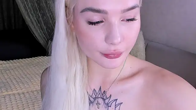 Snapshot of Sweeet_Barbie chatting on January 17, 2026, 4:32 pm Sweeet Barbie online show from January 17, 2026, 4:32 pm