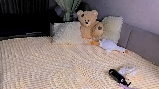 Snapshot of Sweeet_Barbie chatting on December 5, 2025, 3:43 pm Sweeet Barbie online show from December 5, 2025, 3:43 pm