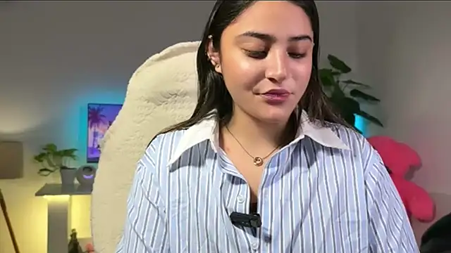 demieliss online show from February 1, 2026, 7:01 pm