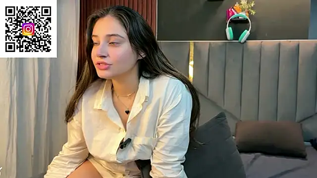 demieliss online show from November 26, 2025, 6:08 pm