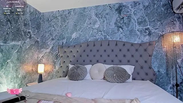 Snapshot of Aprillbrunette chatting on February 19, 2026, 11:40 am Aprillbrunette online show from February 19, 2026, 11:40 am