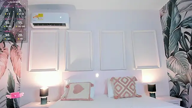 Snapshot of Aprillbrunette chatting on February 7, 2026, 11:40 am Aprillbrunette online show from February 7, 2026, 11:40 am