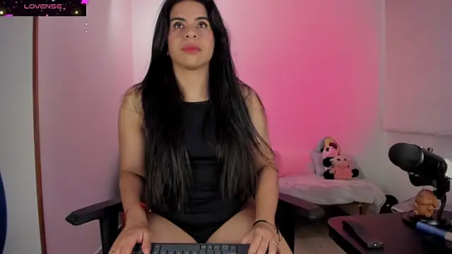 Biancastrongg online show from October 15, 2025, 2:10 am