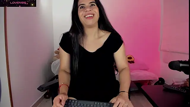 Biancastrongg online show from November 13, 2025, 2:48 am