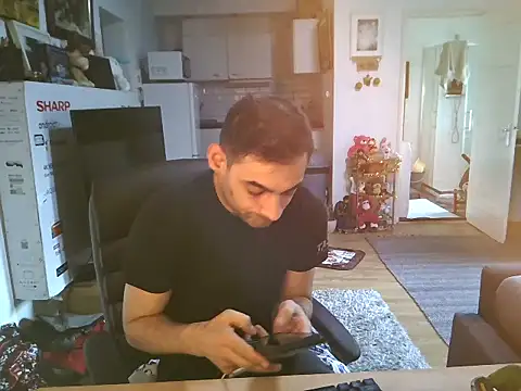 mihaimichael online show from November 6, 2025, 2:43 pm