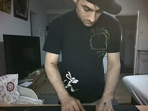 mihaimichael online show from April 9, 2026, 10:16 pm