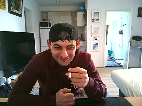 mihaimichael online show from April 15, 2026, 1:04 pm