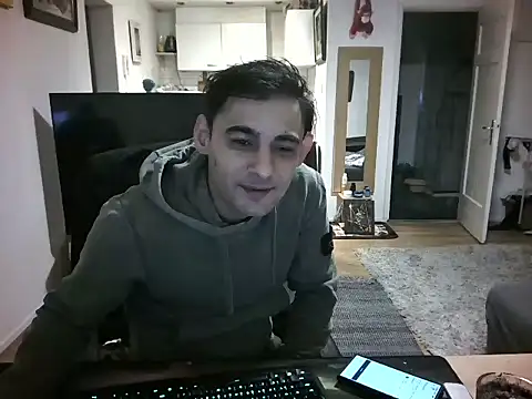 Snapshot of mihaimichael chatting on March 13, 2025, 7:28 pm mihaimichael online show from March 13, 2025, 7:28 pm