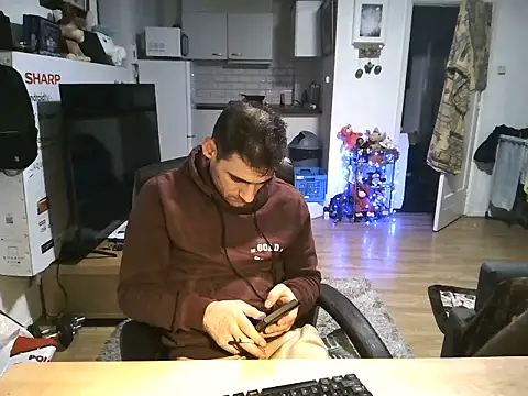 mihaimichael online show from November 19, 2025, 2:33 am