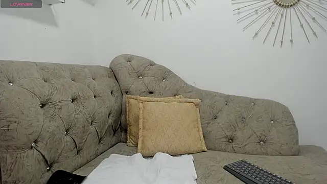 Miah BigBoobs online show from October 22, 2025, 12:04 pm