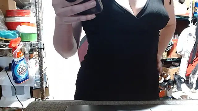 AstridFalk23 online show from December 3, 2025, 7:13 pm