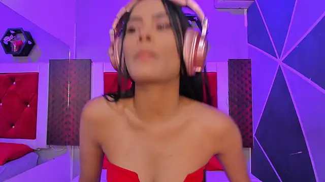 Karoll014 online show from October 6, 2025, 11:44 am