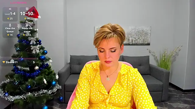 Julia Wilsone online show from December 14, 2025, 1:06 pm