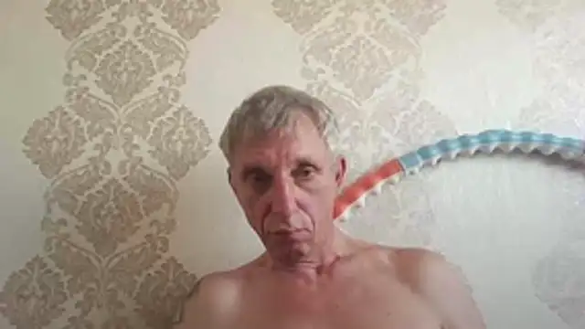 BobbyXRoyal online show from July 14, 2026, 4:24 pm