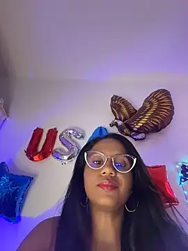 Snapshot of AlisonHoot69 chatting on July 5, 2026, 12:48 am AlisonHoot69 online show from July 5, 2026, 12:48 am