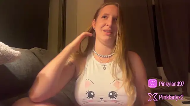 Snapshot of Pinkyladyxxx chatting on May 15, 2026, 11:58 pm Pinkyladyxxx online show from May 15, 2026, 11:58 pm