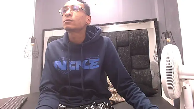 Jose Smoke online show from November 3, 2025, 7:35 am