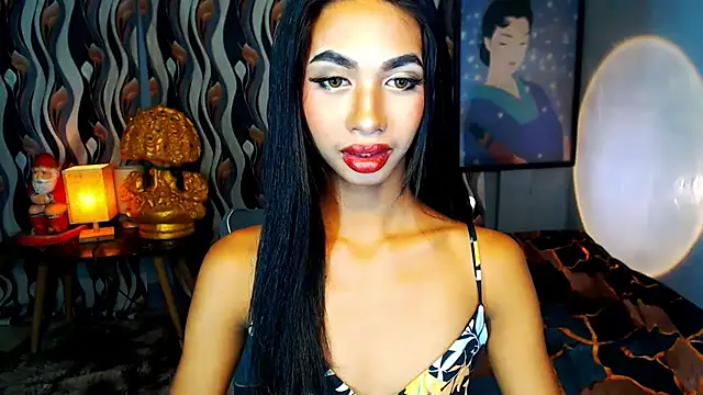 Snapshot of PrettyLatiina chatting on December 4, 2024, 3:37 pm PrettyLatiina online show from December 4, 2024, 3:37 pm