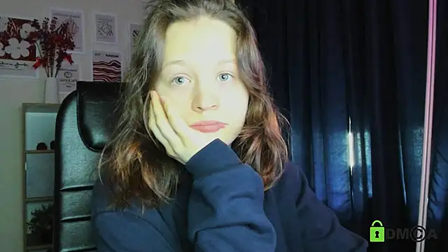 Snapshot of Alina_Mills chatting on April 23, 2026, 8:10 am Alina Mills online show from April 23, 2026, 8:10 am