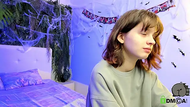 Alina Mills online show from October 28, 2025, 8:35 am