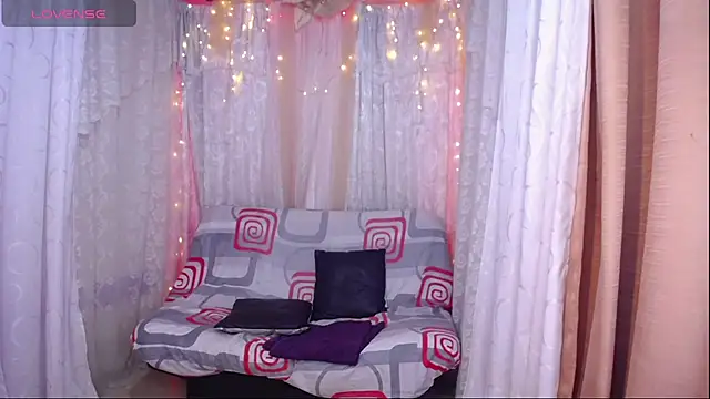 Snapshot of Ana_off_alana chatting on October 9, 2025, 10:43 pm Ana off alana online show from October 9, 2025, 10:43 pm