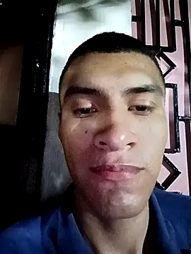 Snapshot of Rogersmit2 chatting on May 6, 2026, 1:31 am Rogersmit2 online show from May 6, 2026, 1:31 am