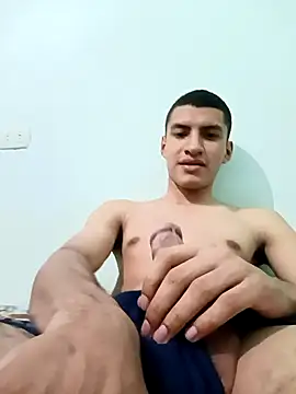 Rogersmit2 online show from November 12, 2025, 10:24 pm