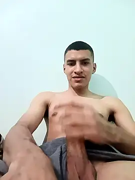 Snapshot of Rogersmit2 chatting on May 3, 2026, 9:40 pm Rogersmit2 online show from May 3, 2026, 9:40 pm