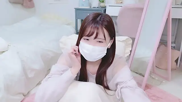 Snapshot of Sayuringo_ chatting on January 7, 2025, 4:48 pm Sayuringo online show from January 7, 2025, 4:48 pm