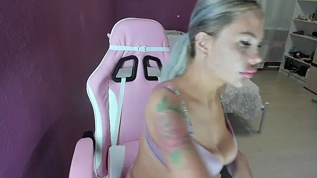 Lika8234 online show from October 19, 2025, 3:04 pm