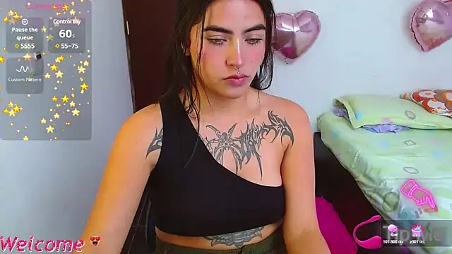 Snapshot of _luna_torres chatting on December 7, 2024, 9:50 pm luna torres online show from December 7, 2024, 9:50 pm