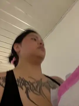  luna torres online show from February 25, 2026, 12:49 pm